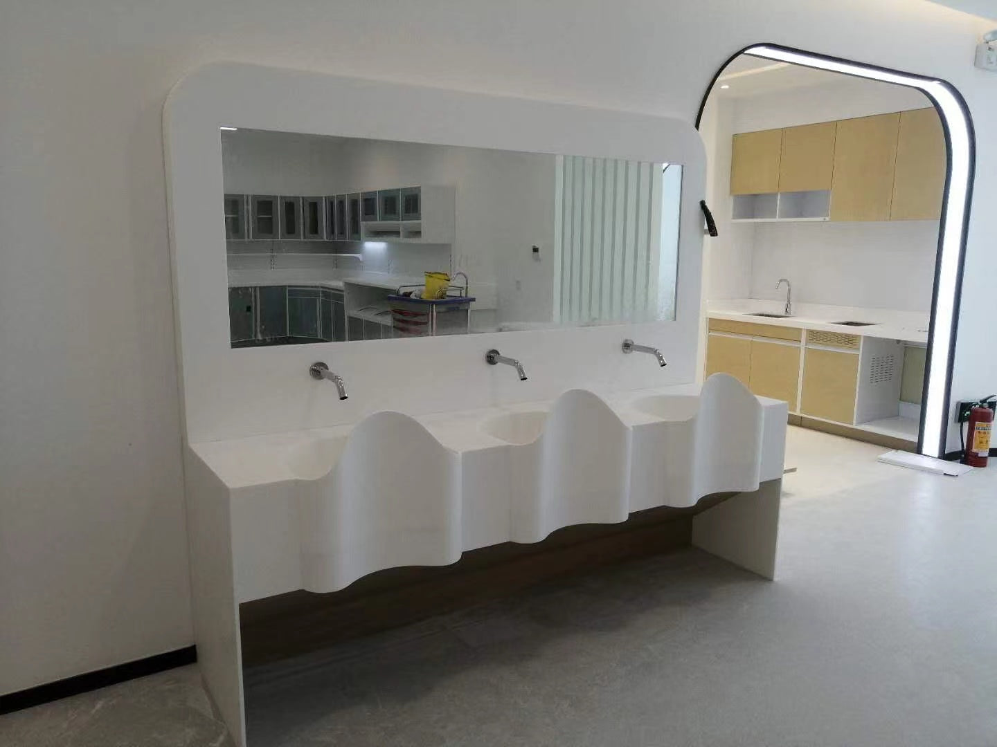 Clínicas Fabricación e Instalación de cubiertas CORIAN Blanco metro lineal